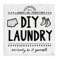 Melissa Averinos | Sassy DIY Laundry Sign
