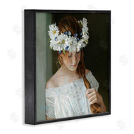 Heide Presse | Girl with Floral Daisy Crown