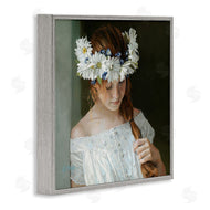 Heide Presse | Girl with Floral Daisy Crown