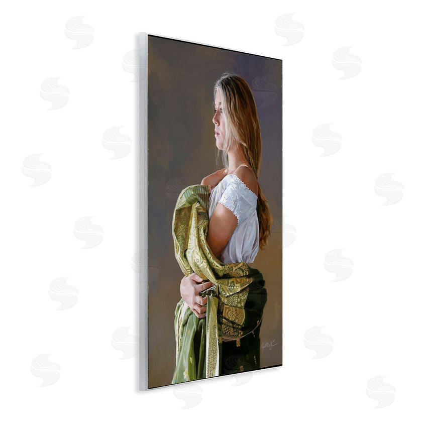 Heide Presse | Woman with Intricate Cloth