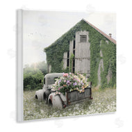 Lori Deiter | Magical Farmhouse Barn with Vines