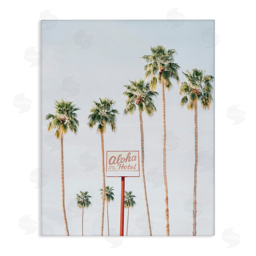 Sisi and Seb | Aloha Hotel with Palm Trees
