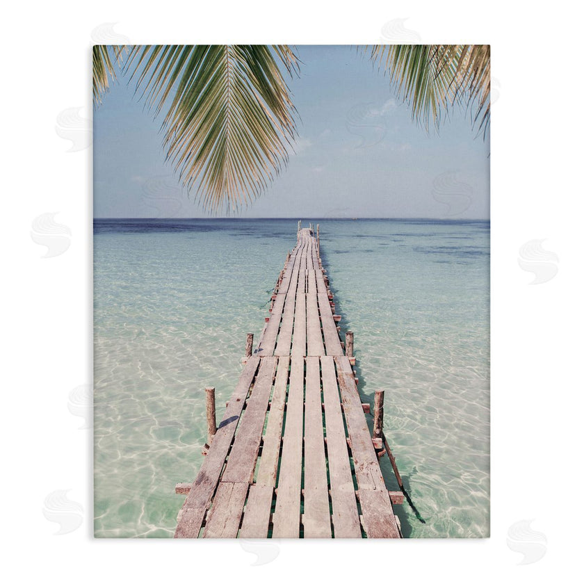 Sisi and Seb | Tropical Dock on Beach