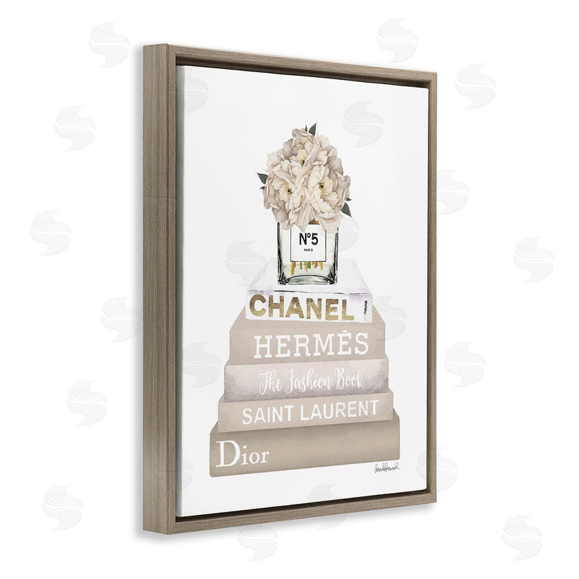 Amanda Greenwood | Neutral Bookstack Fashion