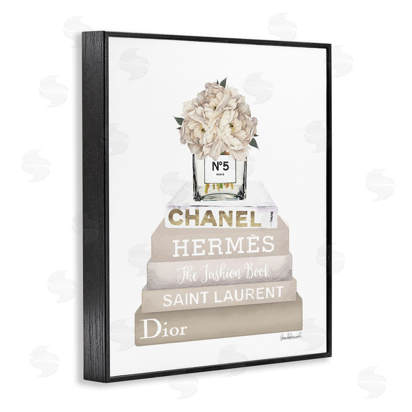 Amanda Greenwood | Neutral Bookstack Fashion