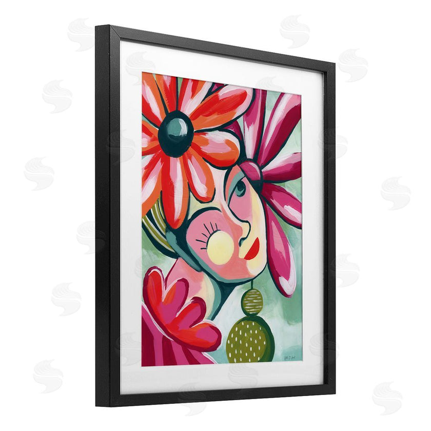 Yvette St. Amant | Retro Bright Jolie Portrait
