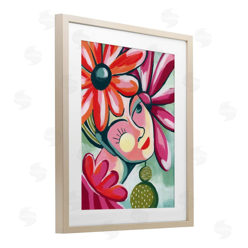 Yvette St. Amant | Retro Bright Jolie Portrait