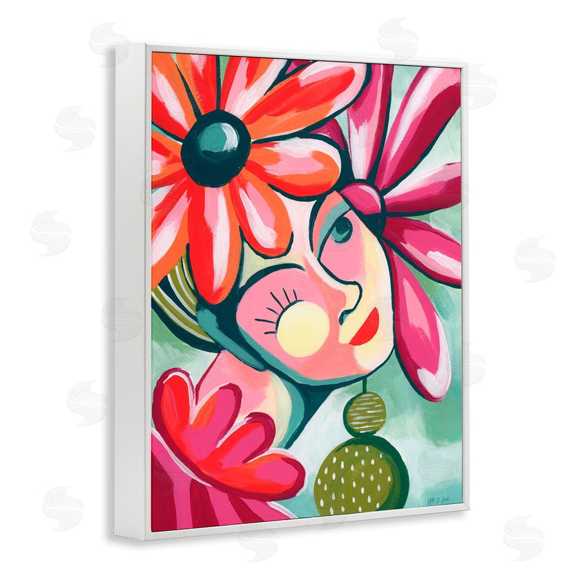 Yvette St. Amant | Retro Bright Jolie Portrait