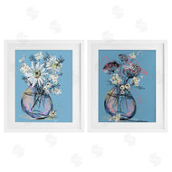 Susan Lugar | Daisies & Snowberries Vase