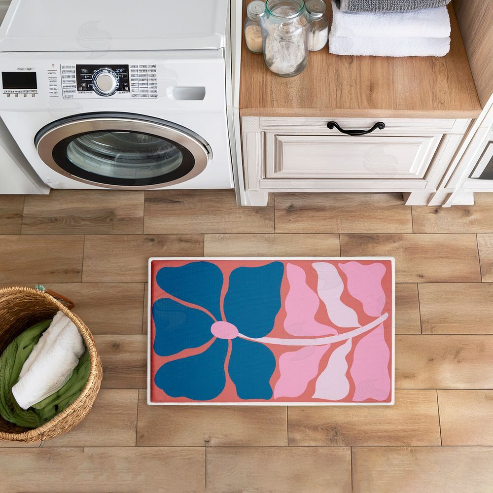 Aralma Midcentury Flower Symmetry Plush Bathroom Floor Mat