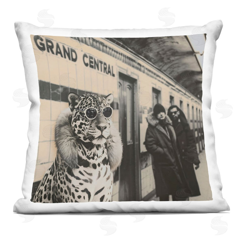 Sophie 6 | Grand Central Cat Glamour